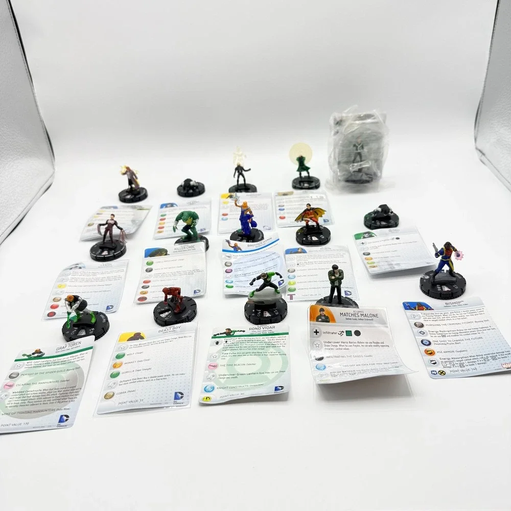 Heroclix DC Comics Uncommon, Super Rare, Unique Mixed Lot of 15 with Cards Lot E
